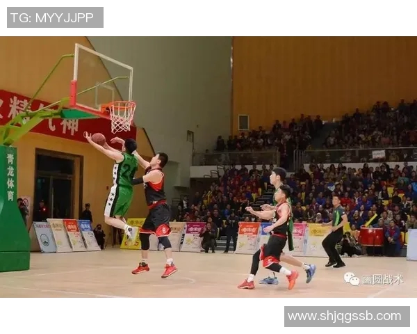 南京篮球队展现灵活战术与团队配合的精彩表现分析