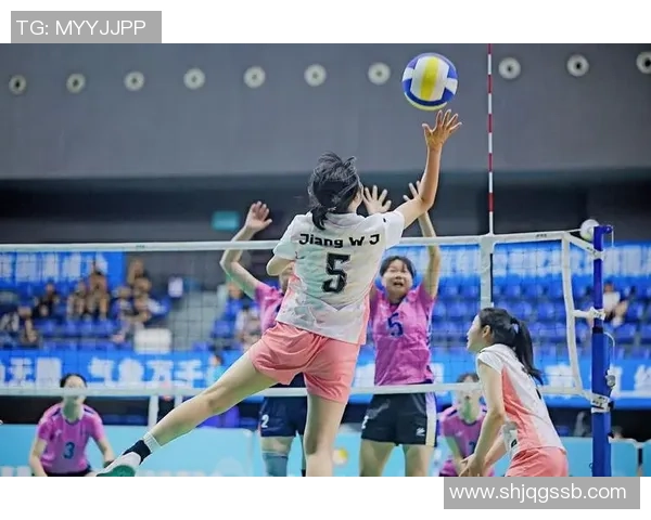 成都排球队在选拔赛中以85分稳居积分榜首位